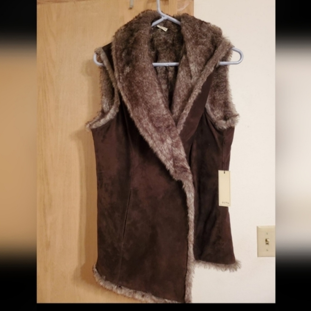 Women's ECRU Sweater Vest